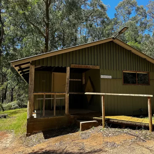 Cleve Cole Hut, Leaders Accommodation